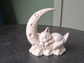 Schlafende Katze auf dem Mond Figur Deko Statue Tierfigur Tiere Geschenk