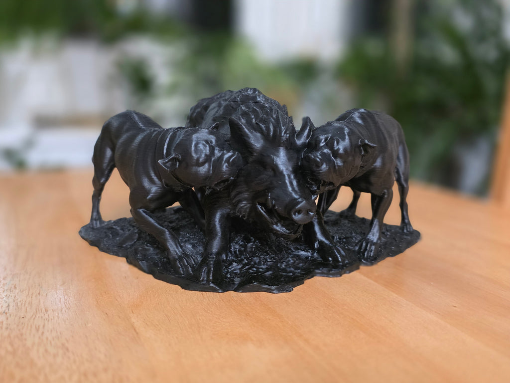 Wildschwein mit Hunden Skulptur