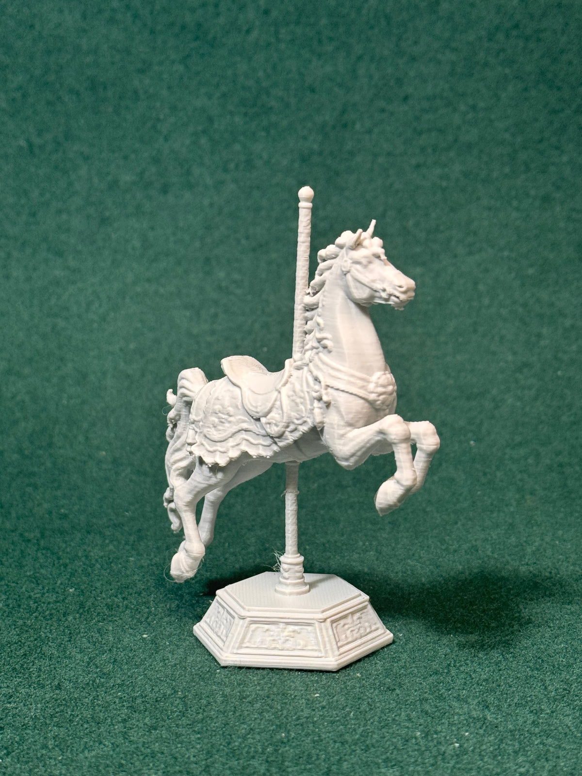 Karussellpferd Eleganter Tänzer Figur Deko Statue Tierfigur Tiere Geschenk