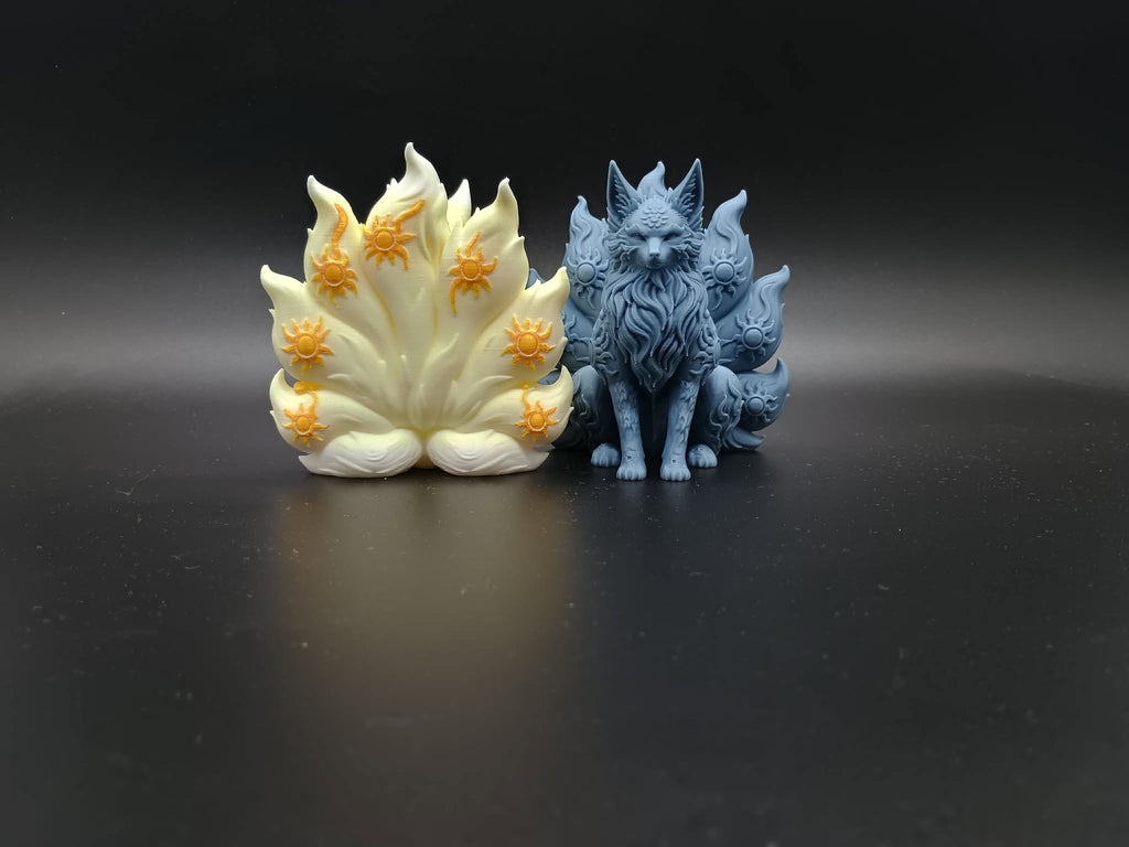 Mehrfarbige Sonnenfuchs-Kitsune-Figur