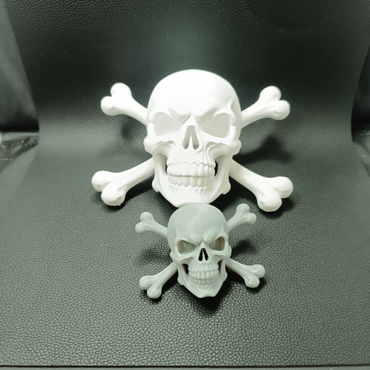 Piratenschädel Figur Deko