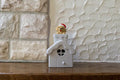 Lichthaus Golden Retriever schaut heraus
