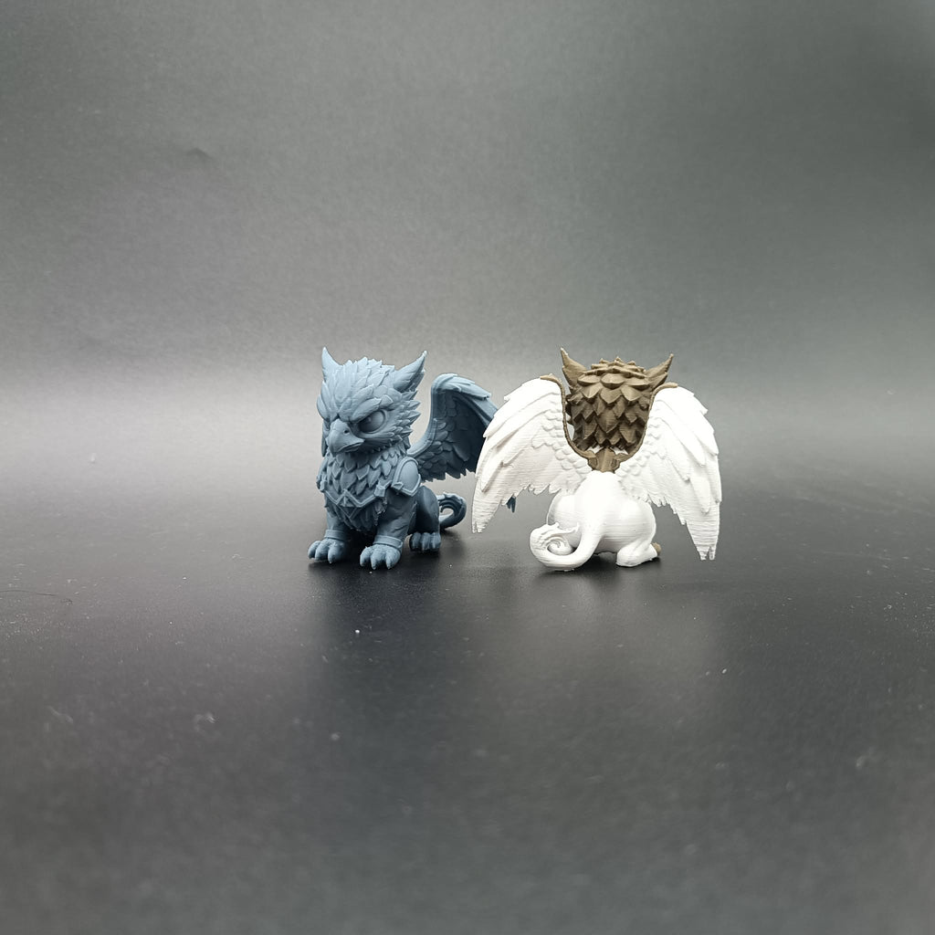 Chibi Baby Greif Ein und Mehrfarbig Figur Deko