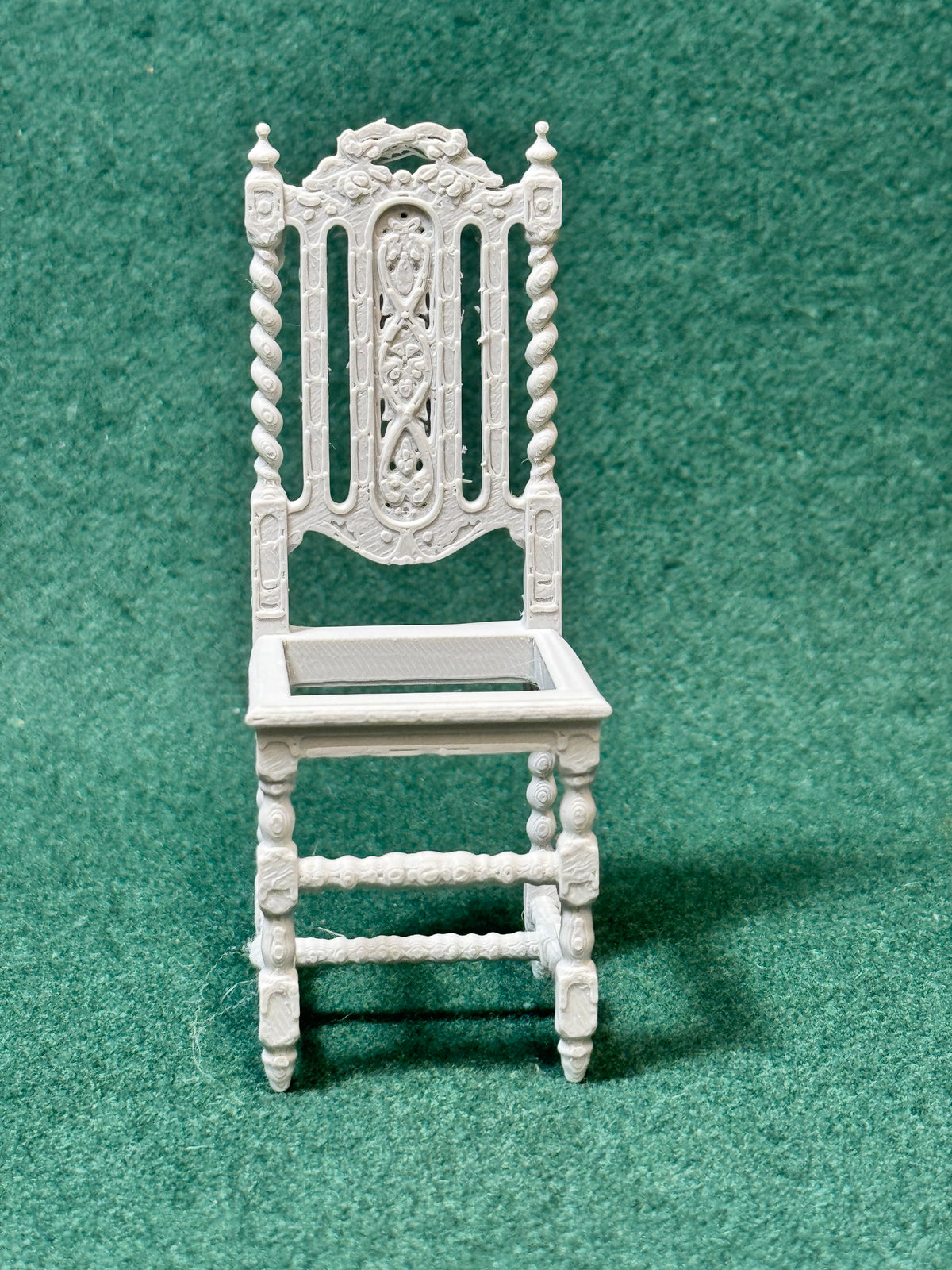 Puppenhaus Mini Viktorianische Esszimmerstühle 2 Miniatur 1:12 Puppenstube