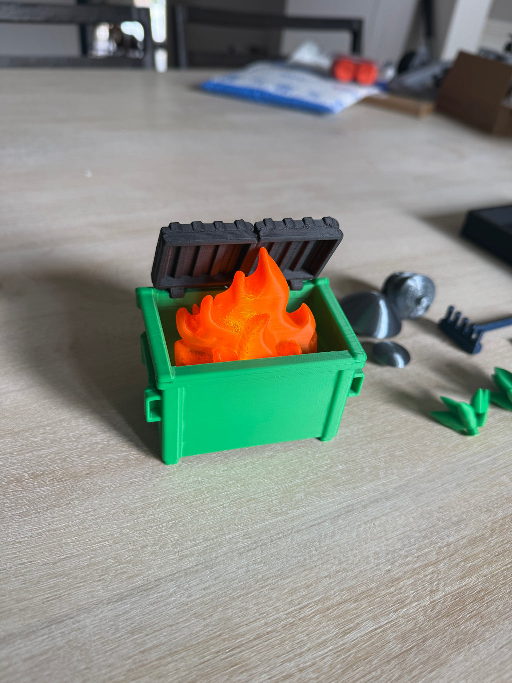 Zen-Garten Müllcontainer mit Teelicht-Feuer