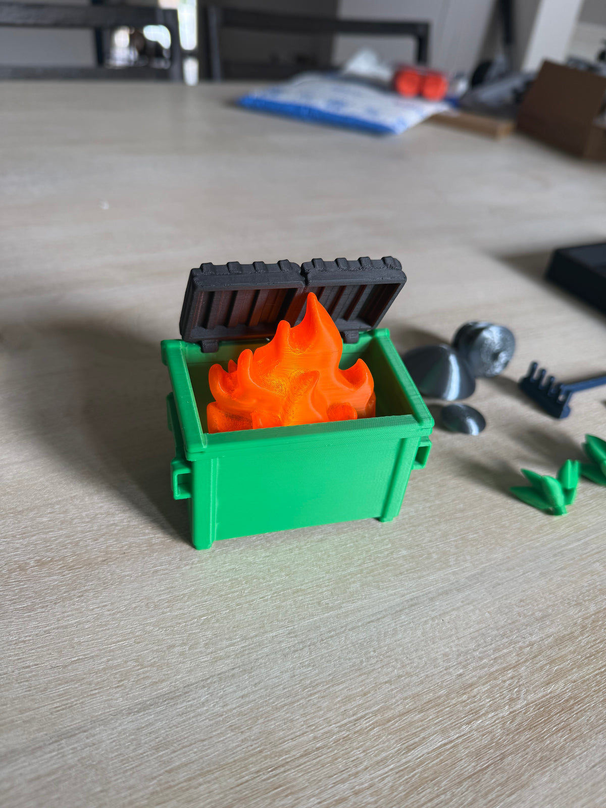 Zen-Garten Müllcontainer mit Teelicht-Feuer