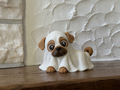 Halloween Figur Mops als Gespenst Deko