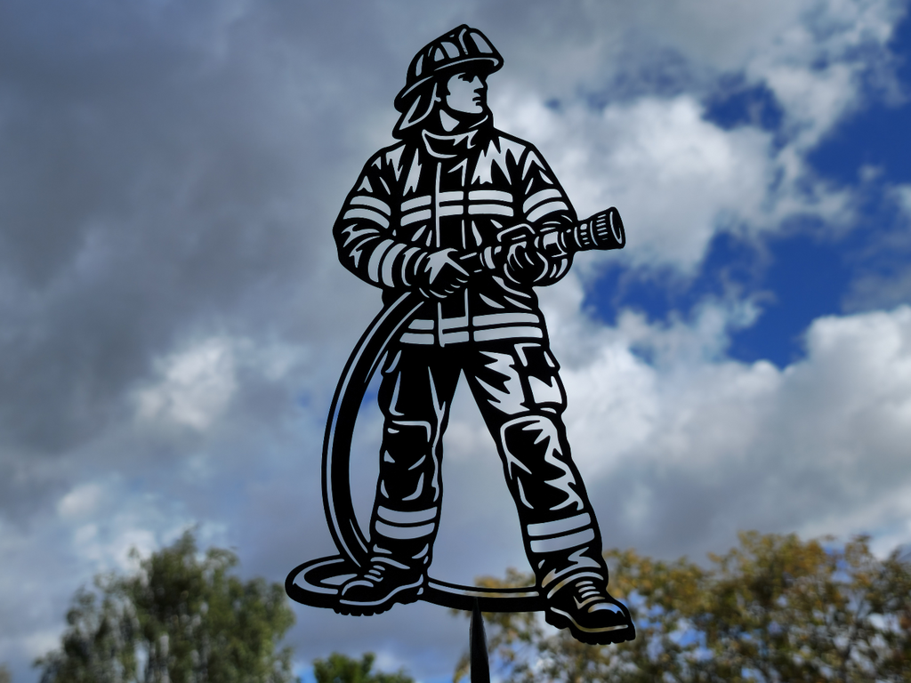 Feuerwehrmann mit Feuerwehrschlauch Wandkunst Dekoration Wandbild Wanddeko