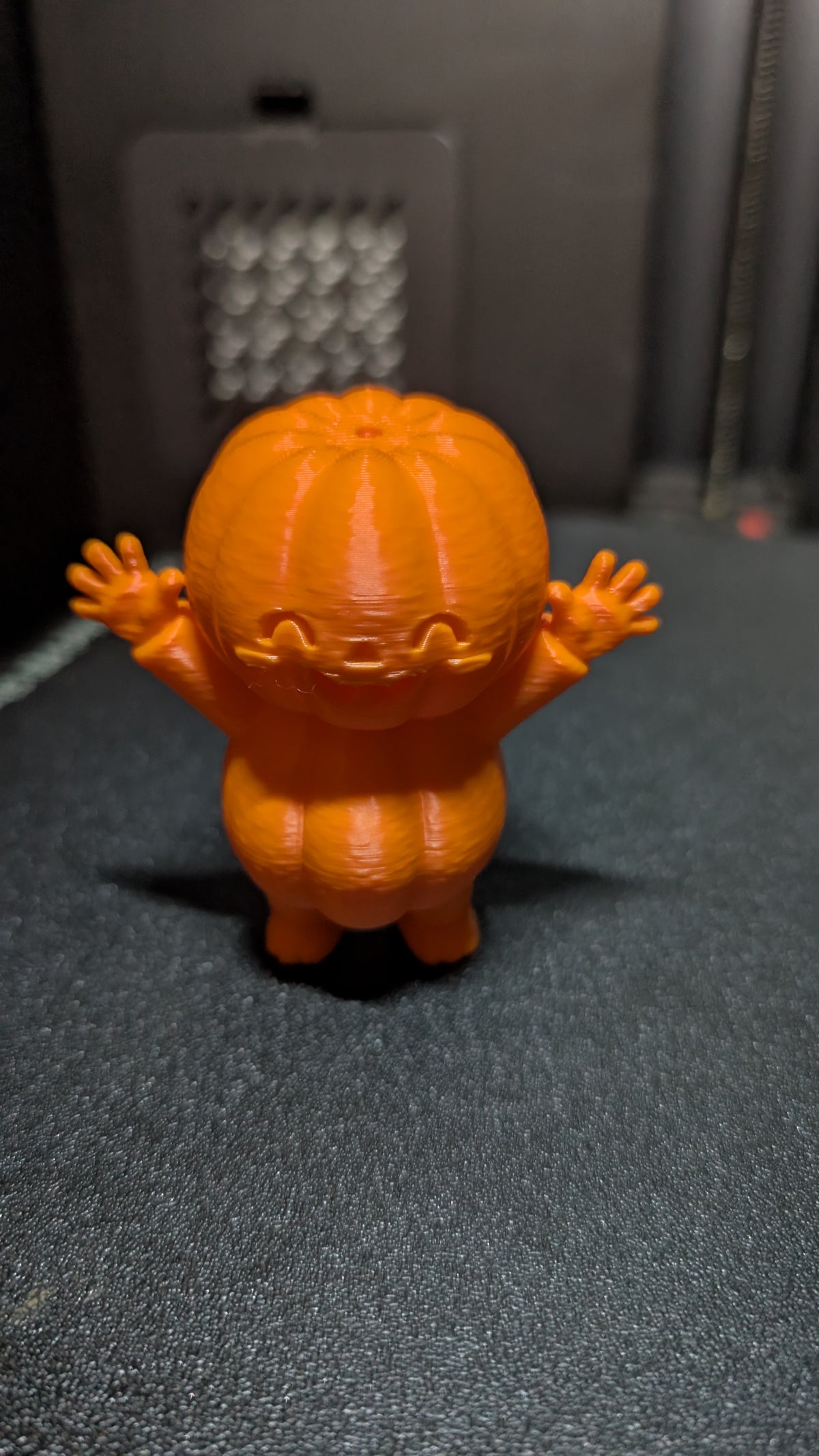 Fröhlicher Kürbis-Freund Süße Halloween-Dekoration Figur Deko Statue süß