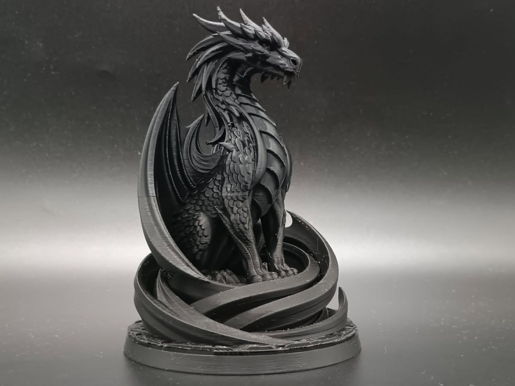 Eleganter Fantasy-Drache Hochdetaillierte Kunststatue