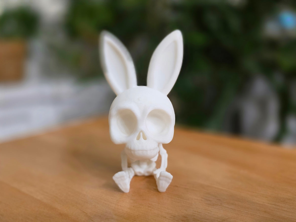 Skelett Figur entspannt Osterhase
