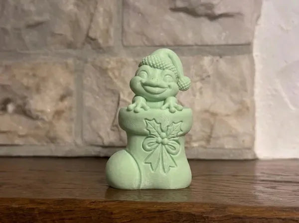 Weihnachtsanhänger Frosch im Strumpf