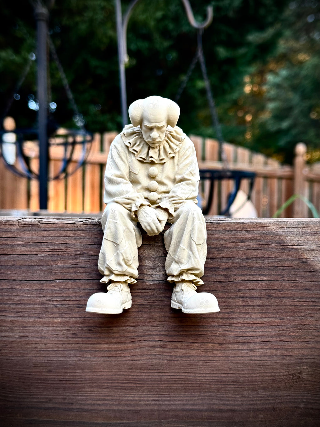 Figur Clown traurig Kantenhocker