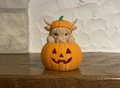 Teelichthalter Kürbis mit Hochlandrind Halloween Deko Variante 2