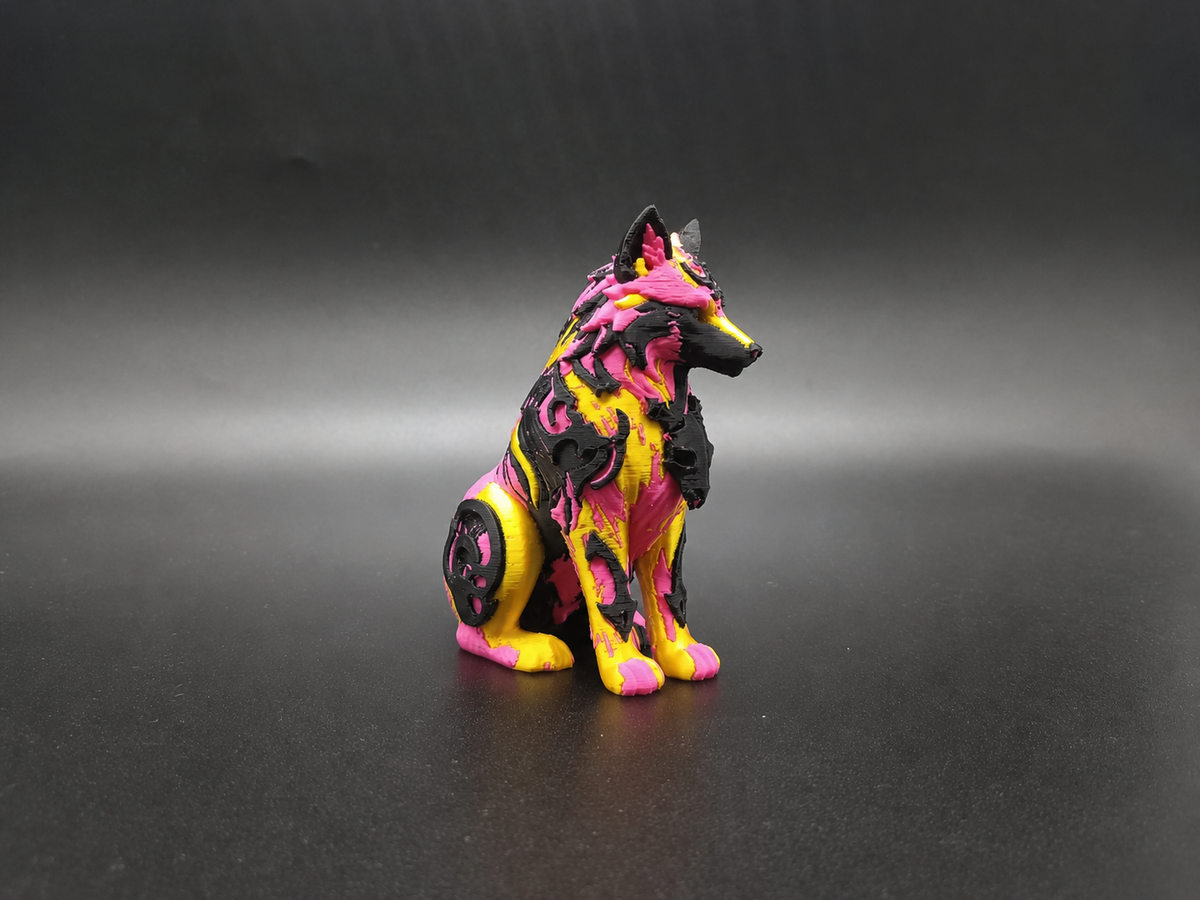 Mystische Stammeswolf-Figur Ein & Mehrfarbig