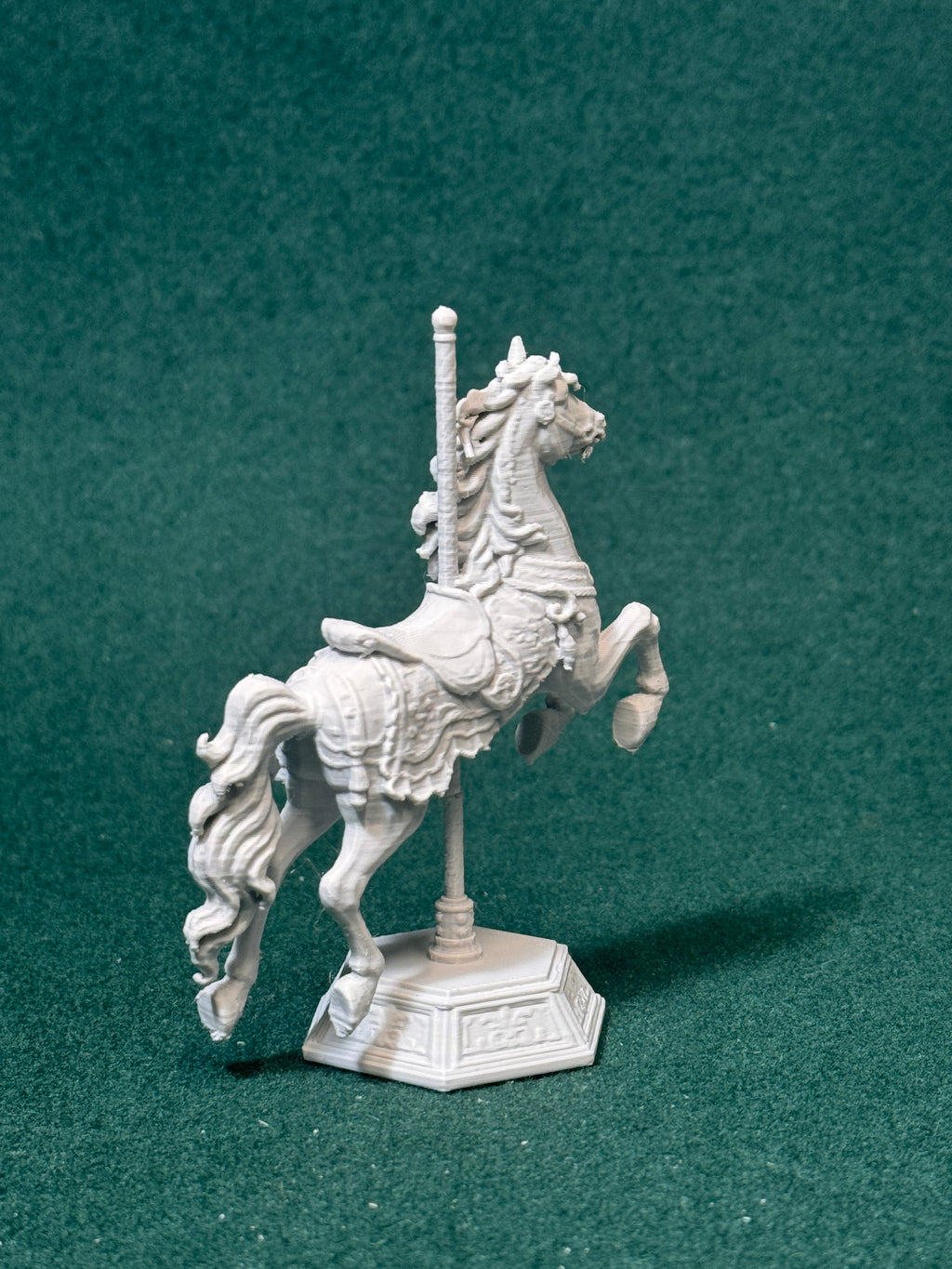 Karussellpferd Geheimnisvoller Nr. 8 Figur Deko Statue Fantasy Mittelalter
