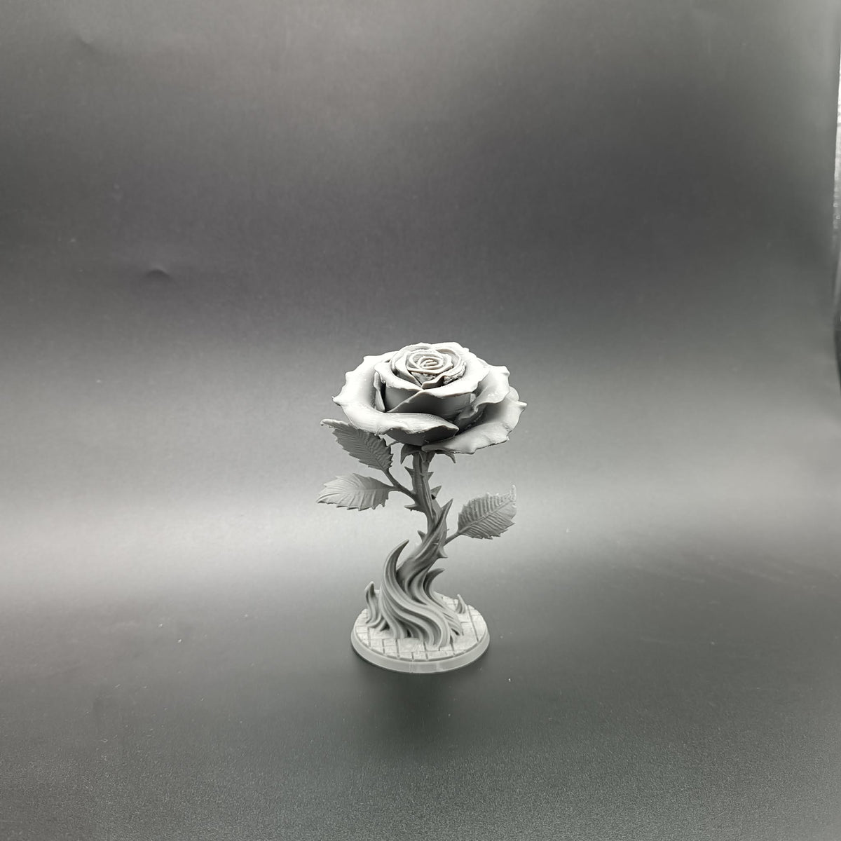 Dekorative Rosenblumenstatue Fantasie-Rose