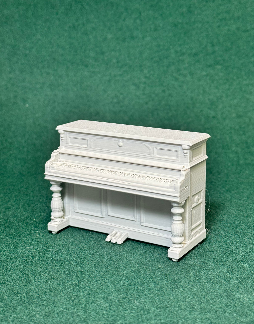 Puppenhaus Mini Klavier aus der Viktorianischen Ära 2 Miniatur 1:12 Möbel