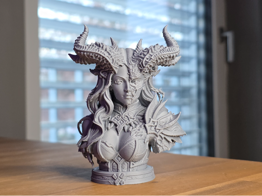 Dunkle Dämonin Büste mit Hörnern Figur Deko Statue Fantasy Mittelalter