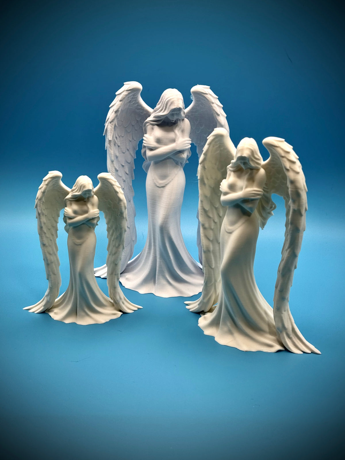 Engel Skulptur zurückhaltende Eleganz