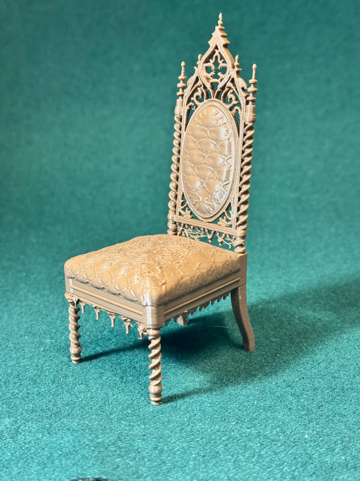 Briarwick Maßwerkstuhl 1:12 Puppenhaus Miniatur Puppenstube Diorama Möbel