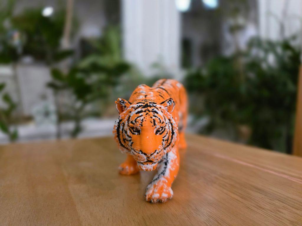 Tiger dreifarbig Figur