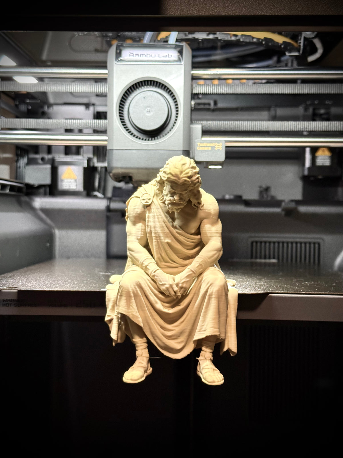 Figur Zeus traurig Kantenhocker
