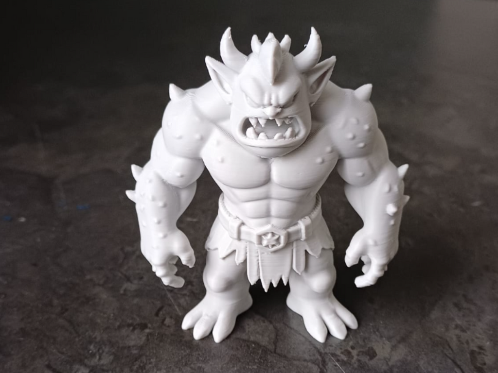 Stacheliger Oger-Krieger Brutales Fantasy-Monster Figur Deko Statue