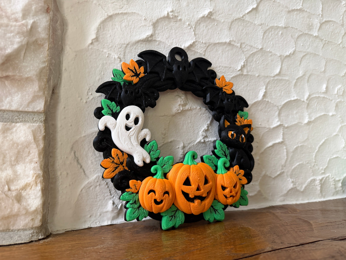 Halloween Kranz mit Fledermäusen, Kürbissen und Katze