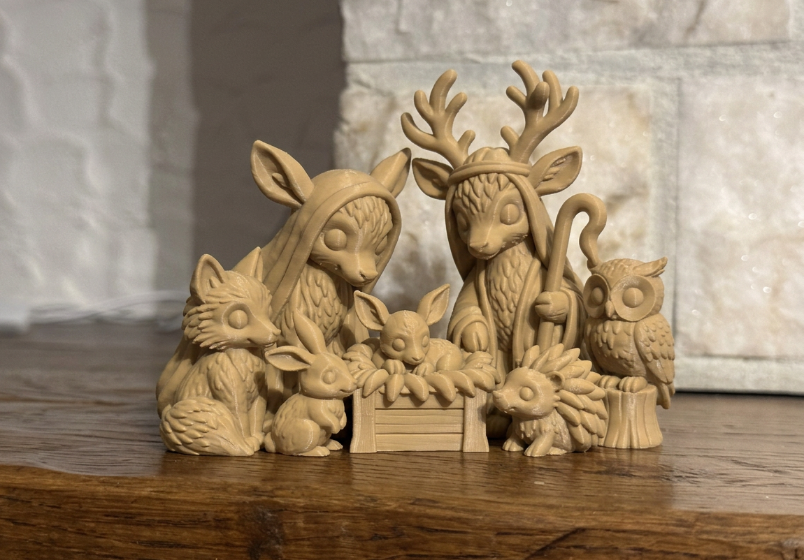 Weihnachtskrippe mit Waldtieren