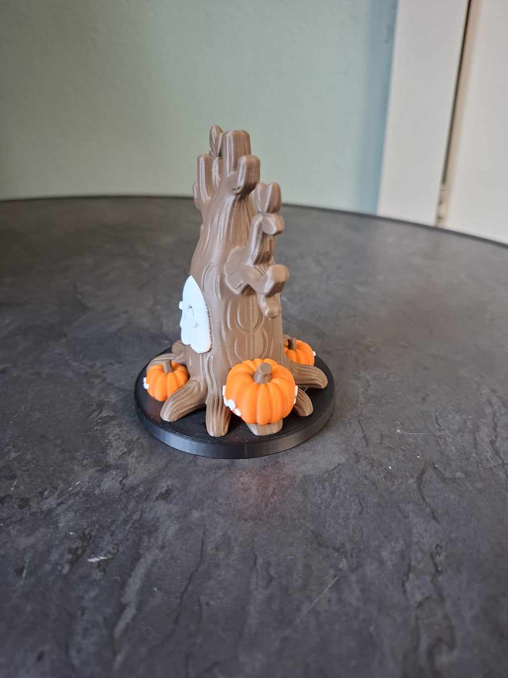 The Boo Tree Süßer Halloween-Geist & Kürbisse Figur Deko Statue Grusel süß