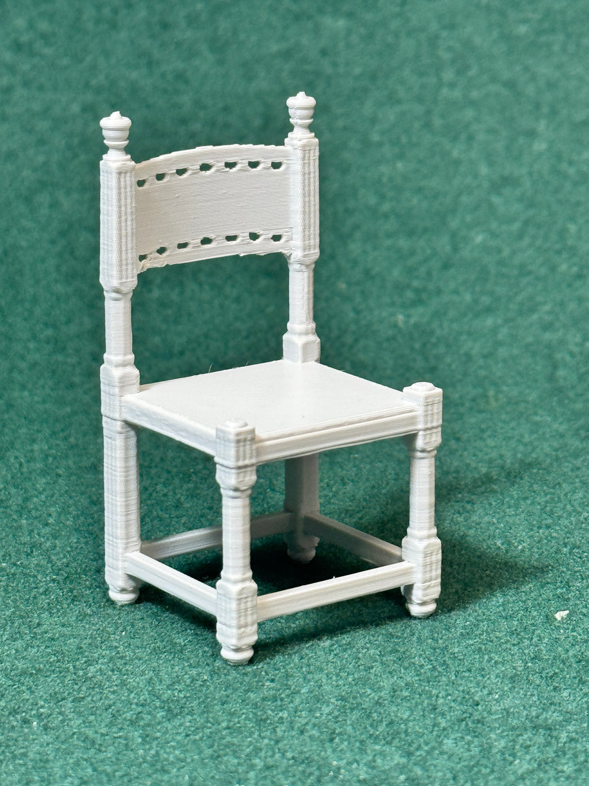 Stuhl Nelson 1:12 Puppenhaus Miniatur Puppenstube Diorama Modellbau Möbel
