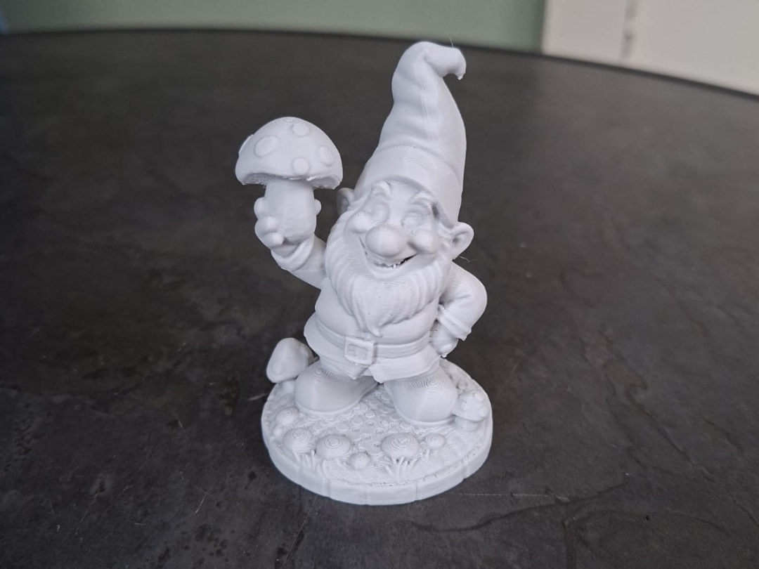 Glücklicher Gartenzwerg mit Pilz Figur Deko Statue Gartendeko Wichtel süß