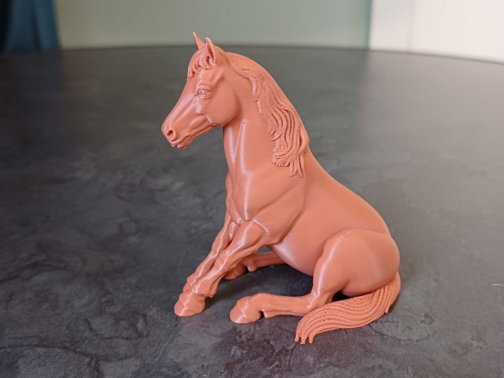Realistische sitzende Pferdestatuette Figur Deko Tierfigur Tiere Geschenk