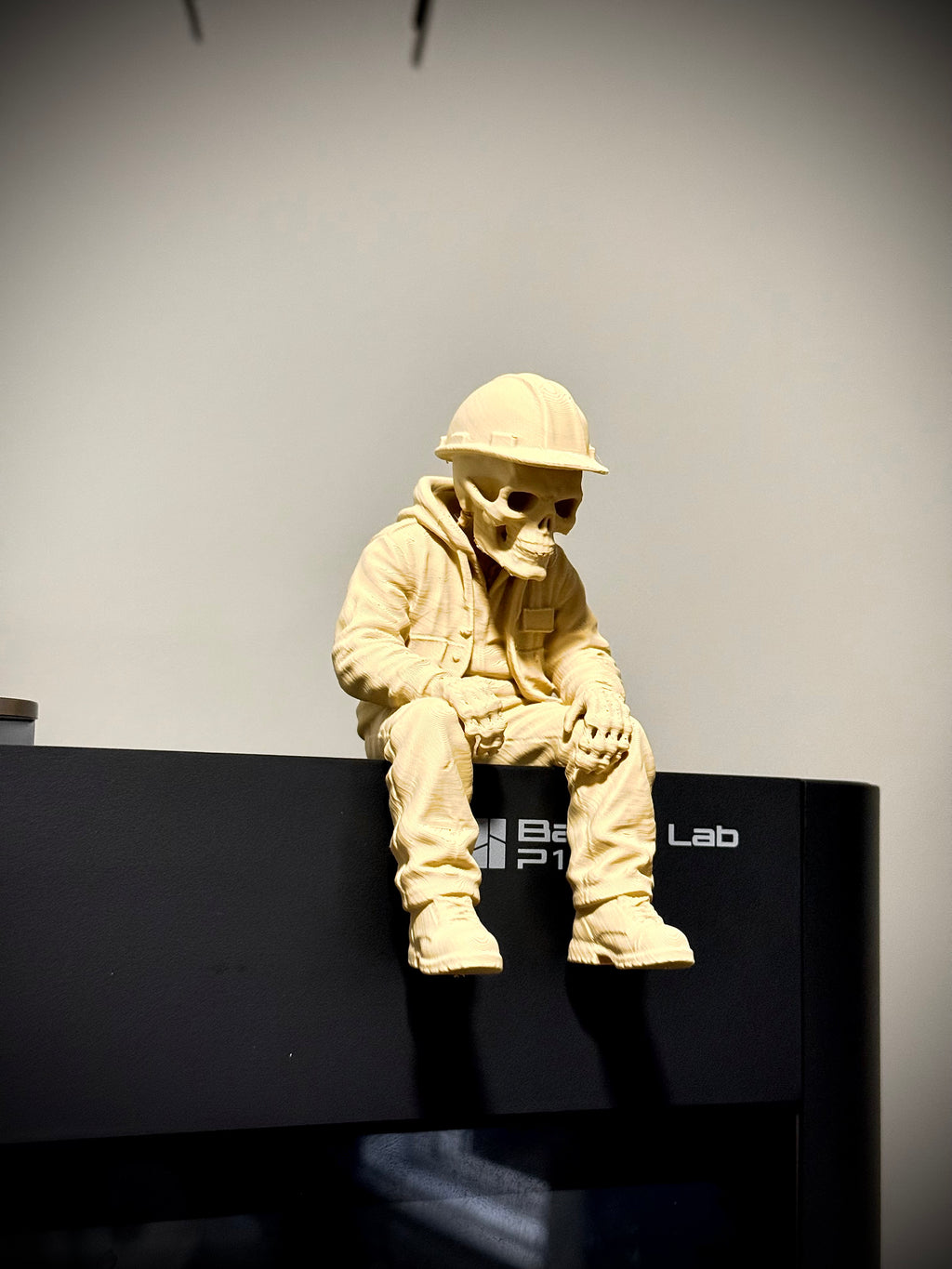 Totenkopf Kantenhocker Arbeiter
