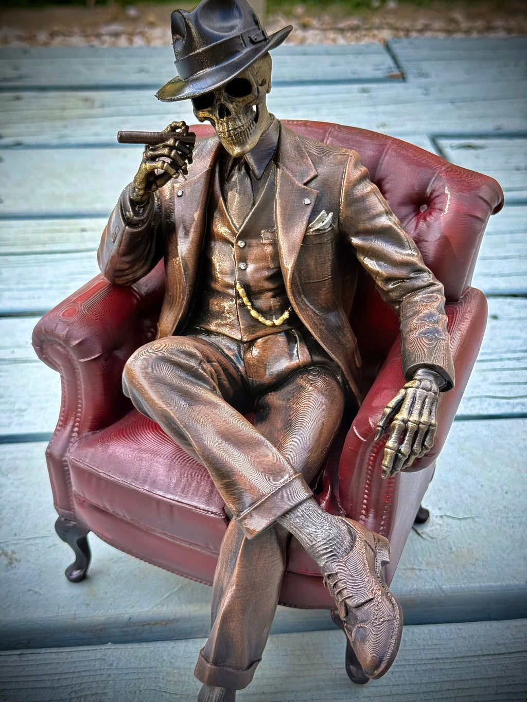 Skelett Figur rauchend detailreich Deko