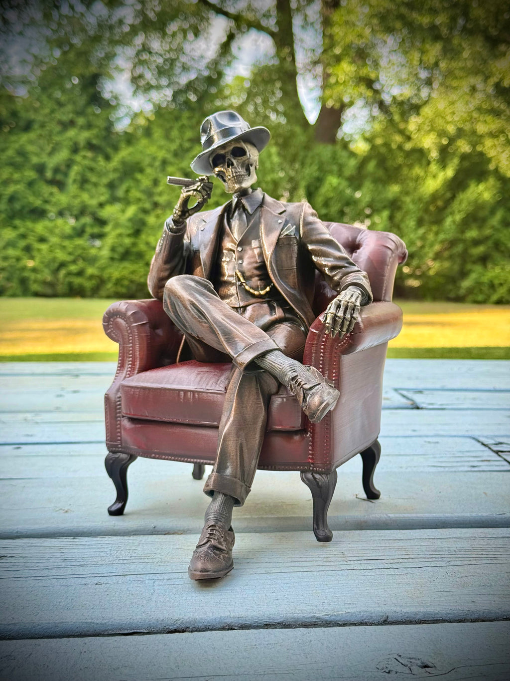 Skelett Figur rauchend detailreich Deko
