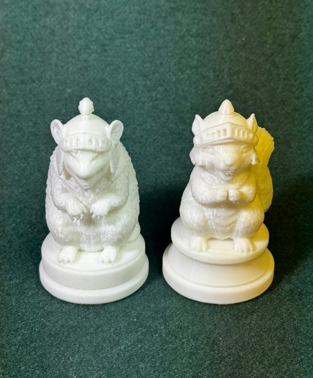 VARMINT Zweitklassige vs Hunde Katzen Menschen Figur Deko Statue Fantasy