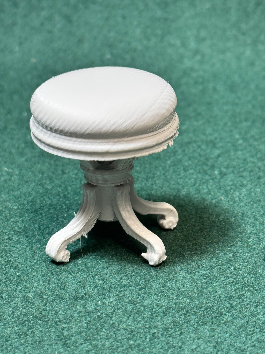 Puppenhaus Mini Fußhocker der Viktorianischen Ära 3 Miniatur 1:12 Diorama