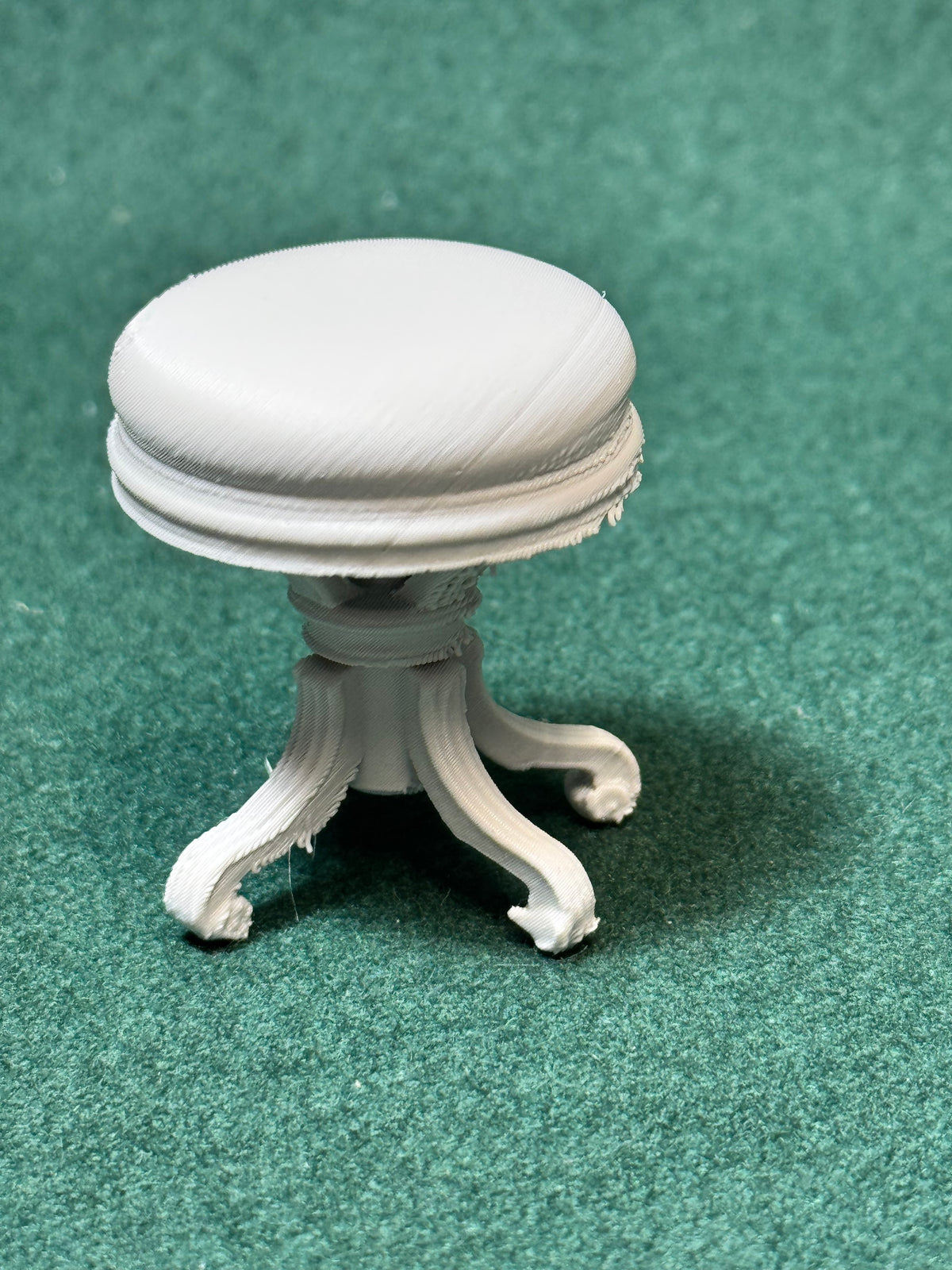 Puppenhaus Mini Fußhocker der Viktorianischen Ära 3 Miniatur 1:12 Diorama