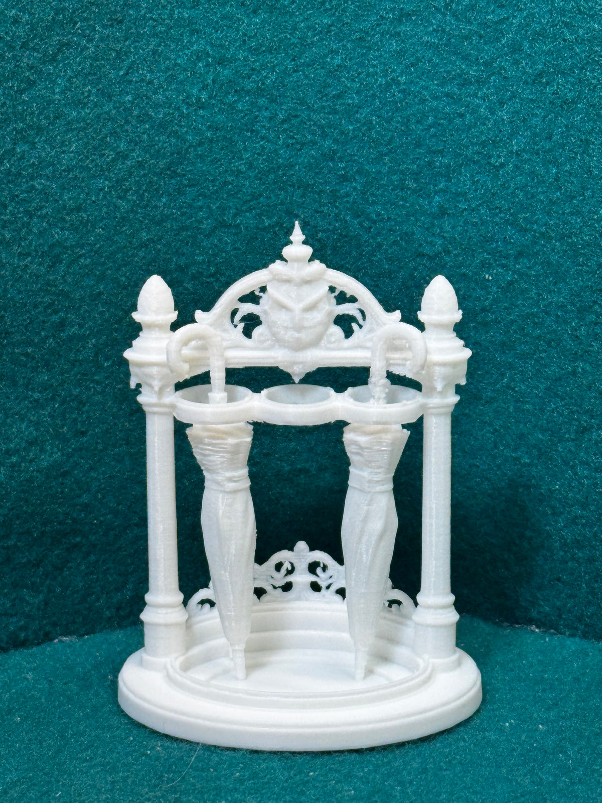 Regenschirmständer (ein Regenschirm fehlt) Figur Deko Statue Puppenhaus