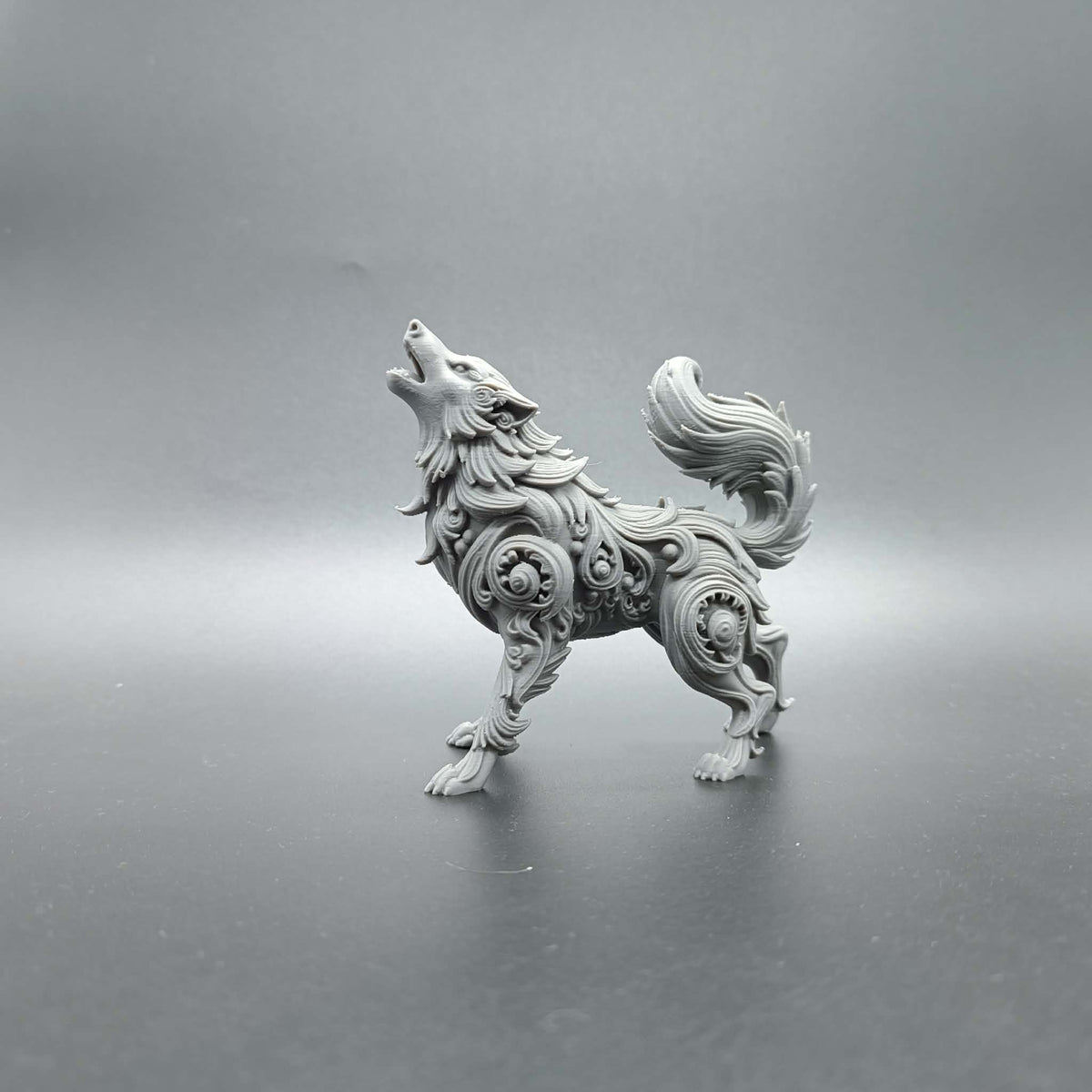 Fantasy Heulender Ornamentaler Wolf Figur Deko