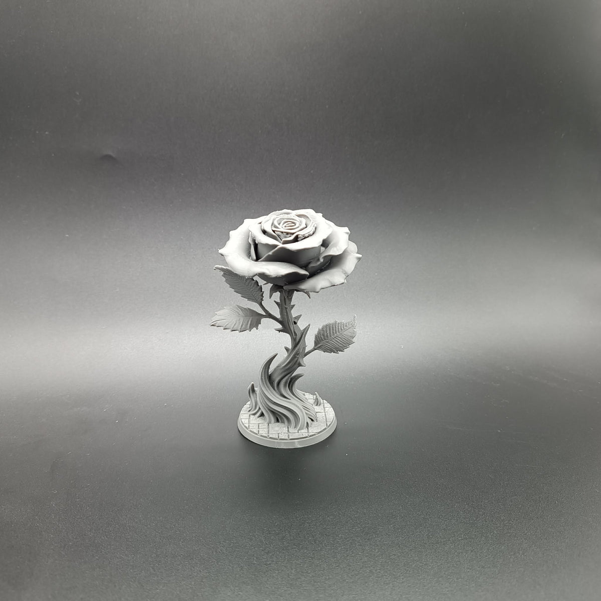 Dekorative Rosenblumenstatue Fantasie-Rose