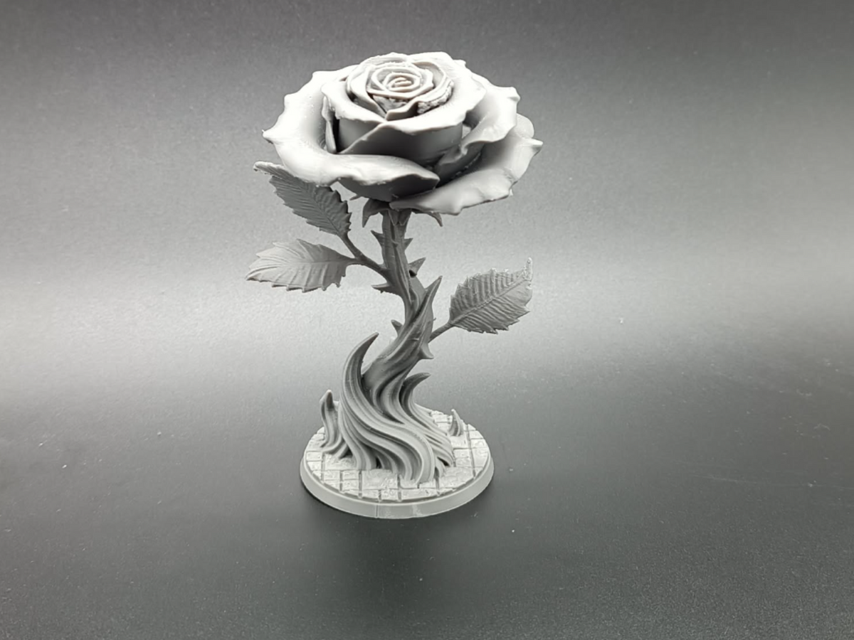 Dekorative Rosenblumenstatue Fantasie-Rose