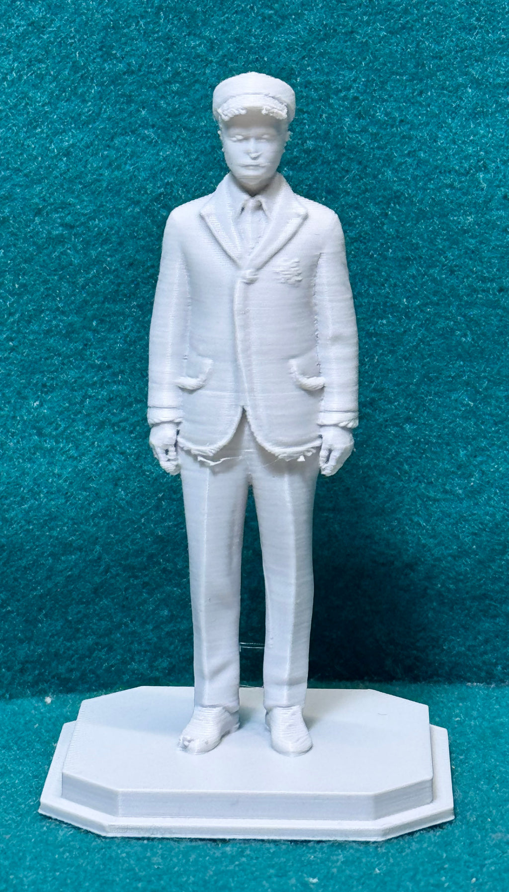Nachbar Ashcombes Sohn Julian Figur Deko Statue Puppenhaus Miniatur Vitrine