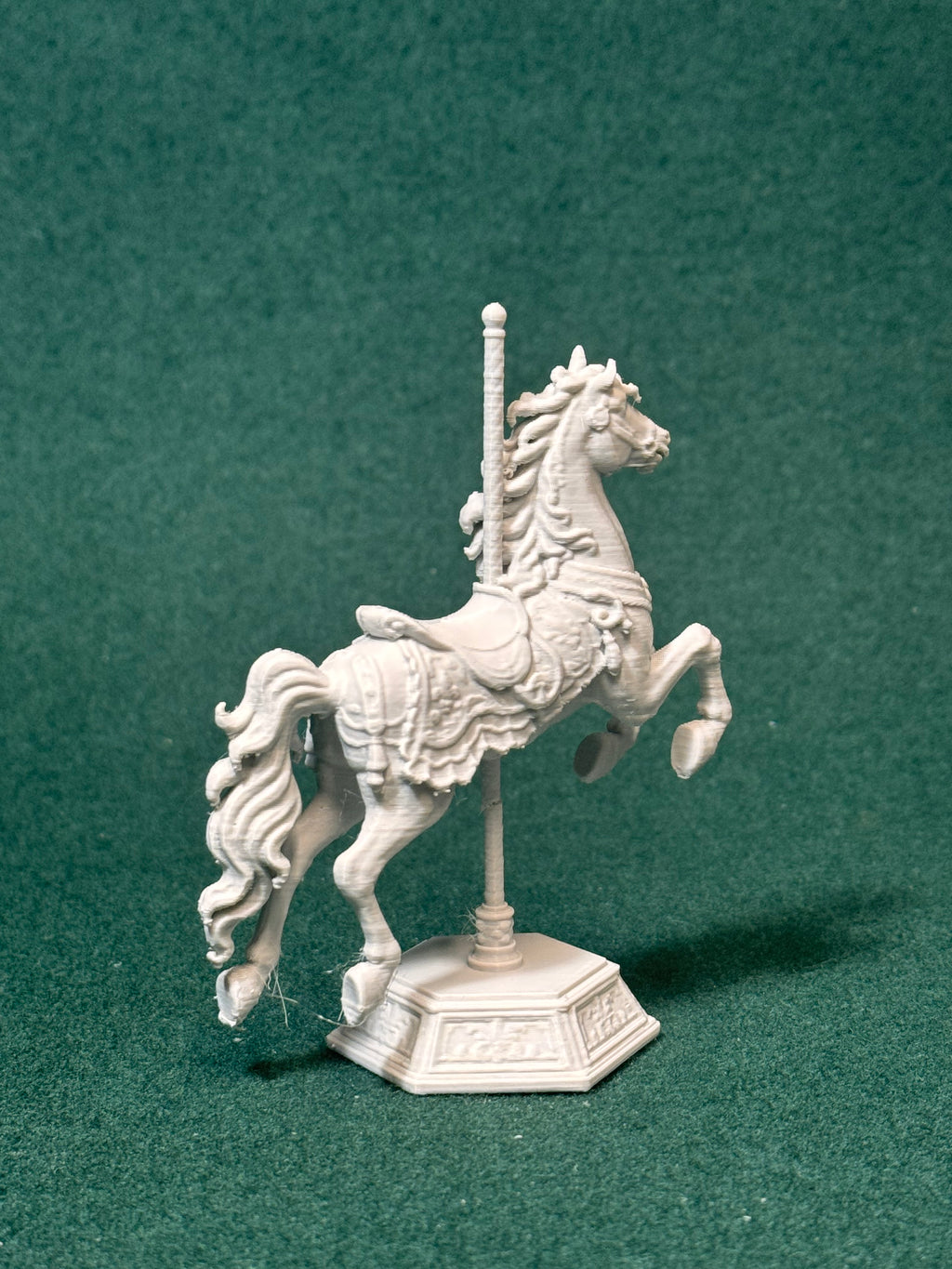 Karussellpferd Eleganter Tänzer Figur Deko Statue Tierfigur Tiere Geschenk
