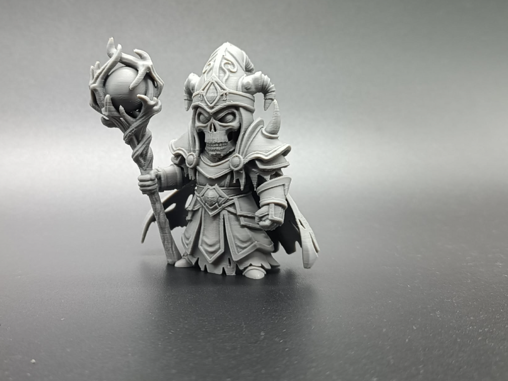 Dunkle Fantasy Untoter Zauberer Skelett-Magier Figur Deko