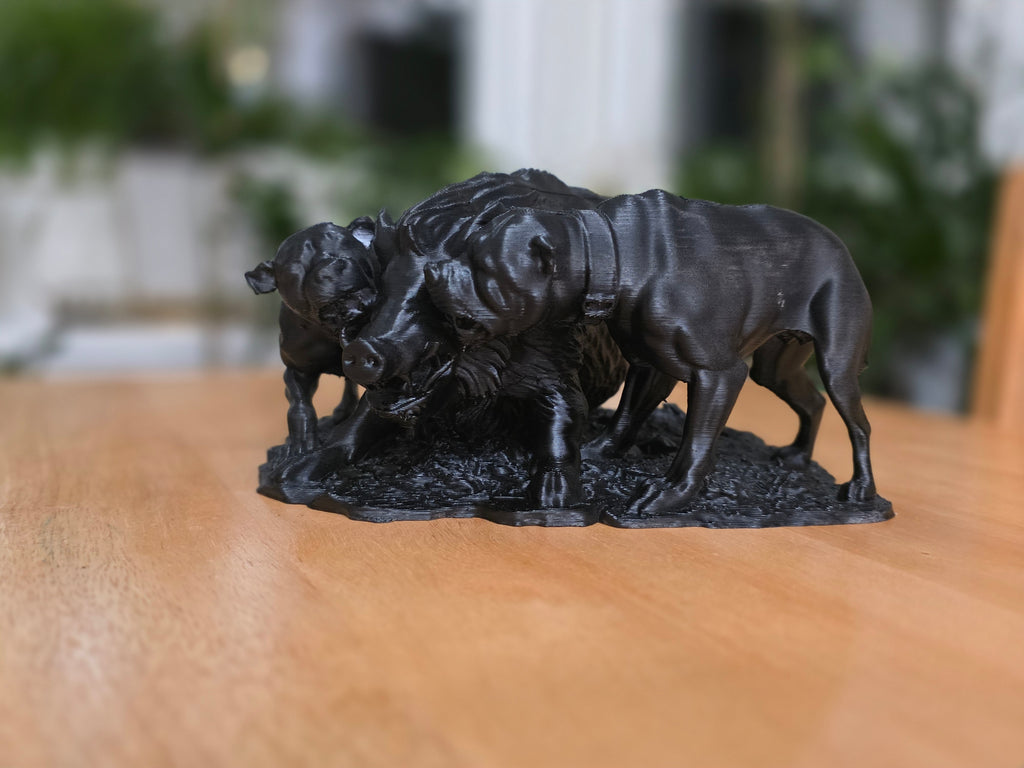 Wildschwein mit Hunden Skulptur