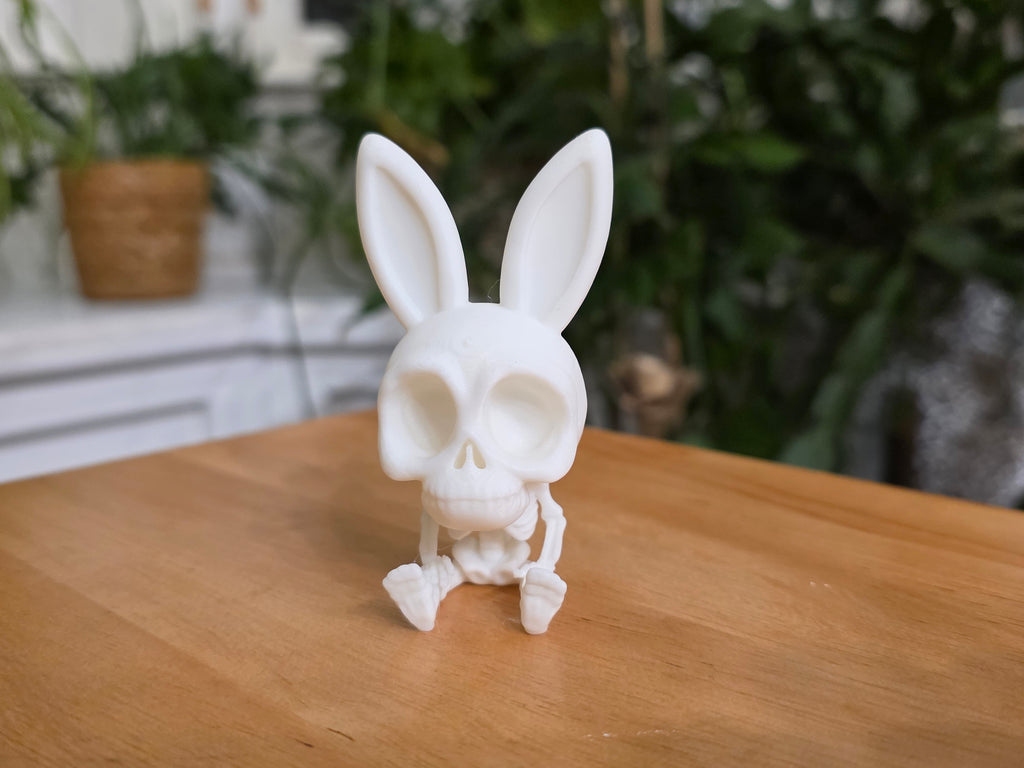 Skelett Figur entspannt Osterhase