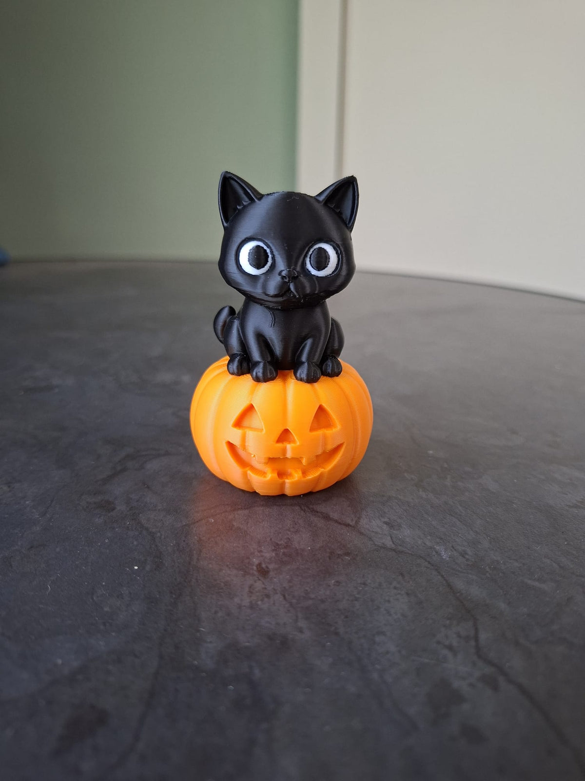 Schwarze Katze auf Kürbis Figur Deko Statue Halloween Grusel Gothic Horror